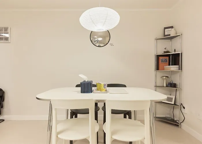 Sinsa Still - 5 Minutes From Sinsa Station, 8 Minutes From Nonhyeon Station, 5 Minutes From Airport Bus, Luggage Storage, Adult Hospital, Business Trip, Hangang Park, Convenient Transportation Villa