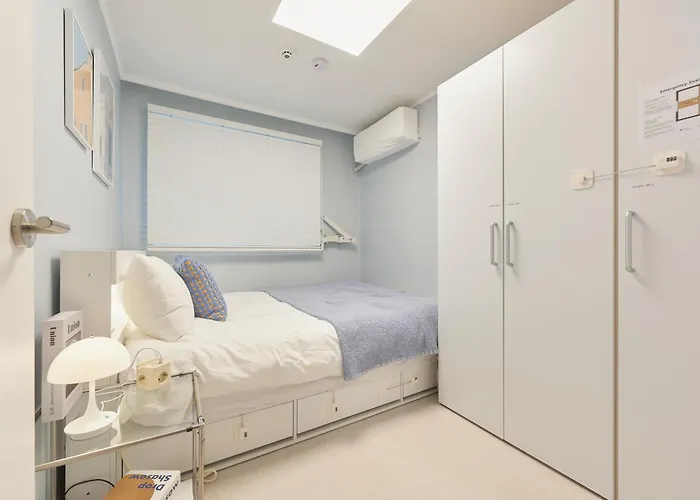 Sinsa Still - 5 Minutes From Sinsa Station, 8 Minutes From Nonhyeon Station, 5 Minutes From Airport Bus, Luggage Storage, Adult Hospital, Business Trip, Hangang Park, Convenient Transportation Villa