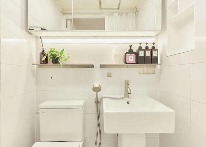 Sinsa Still - 5 Minutes From Sinsa Station, 8 Minutes From Nonhyeon Station, 5 Minutes From Airport Bus, Luggage Storage, Adult Hospital, Business Trip, Hangang Park, Convenient Transportation Villa Seoul